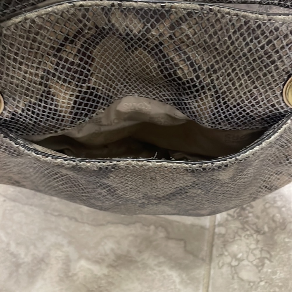 Michael Kors Jet Set Taupe Embossed Leather Shoulder Pocket Tote Bag‎ - Picture 3 of 14